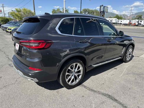 Used 2023 BMW X5 xDrive40i w/ Premium Package image 5
