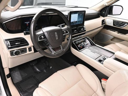 Used 2021 Lincoln Navigator L Reserve w/ Luxury Package image 11