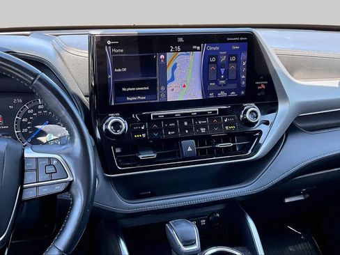 Certified 2020 Toyota Highlander Platinum AWD/4WD image 6