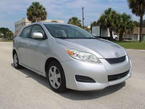 Used 2009 Toyota Matrix FWD image 16