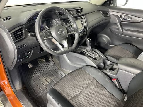 Used 2018 Nissan Rogue SV w/ Premium Package AWD/4WD image 3