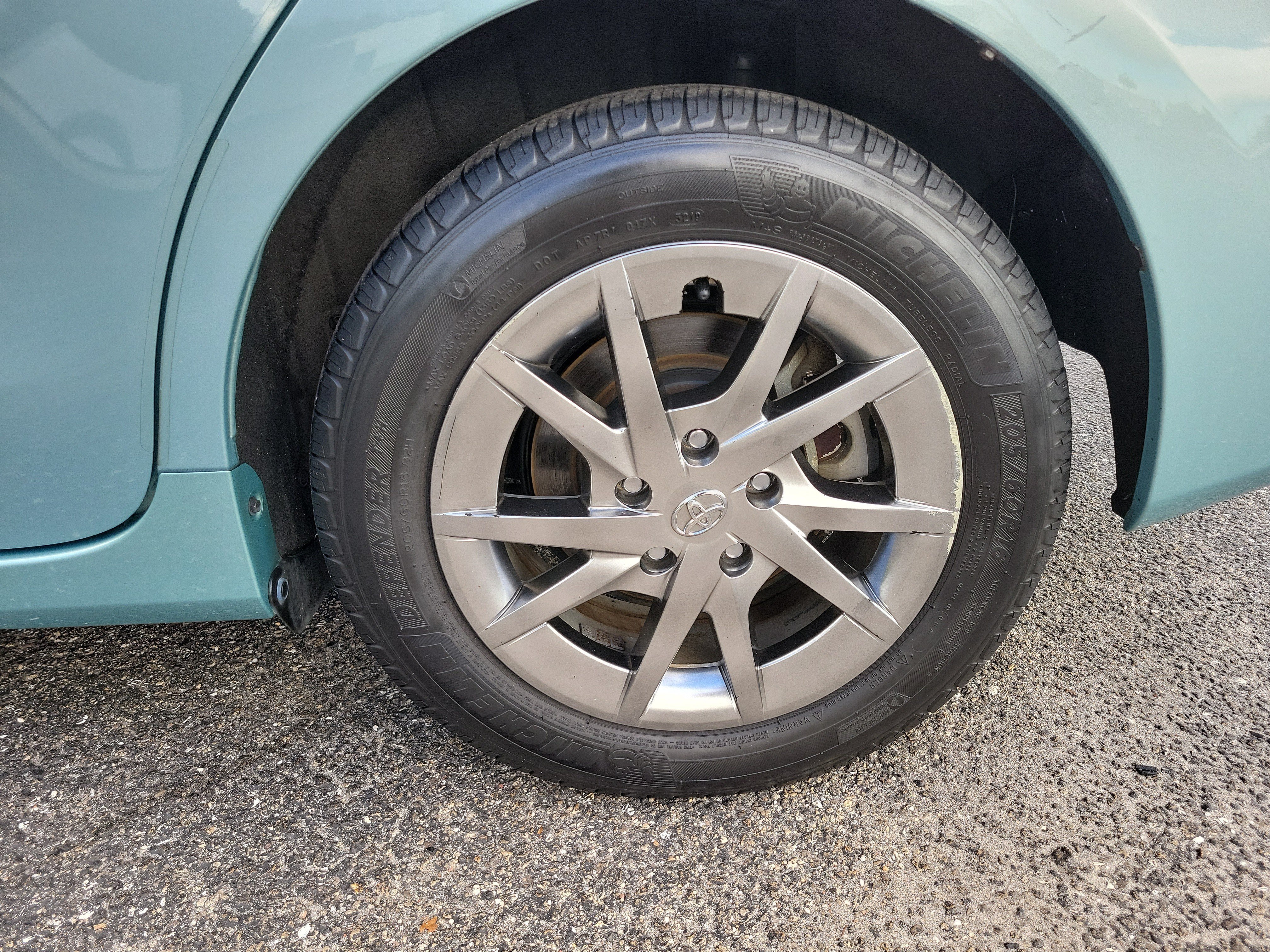 Used 2015 Toyota Prius V Two FWD image 7
