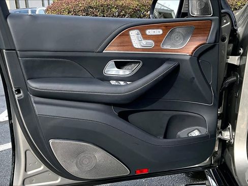 Used 2024 Mercedes-Benz Maybach GLS 600 4MATIC image 22