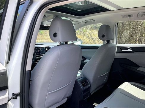 Used 2023 Volkswagen Taos SE w/ Panoramic Sunroof Package AWD/4WD image 22