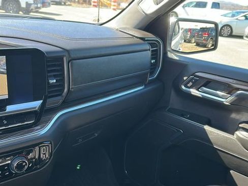 Used 2023 Chevrolet Silverado 1500 LT image 20