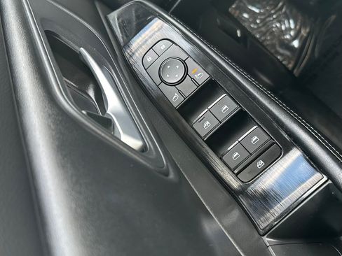 Used 2024 Nissan Rogue SV FWD image 7