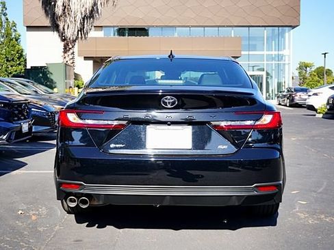 Used 2025 Toyota Camry SE FWD image 10