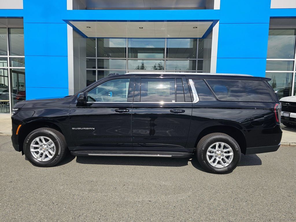New 2026 Chevrolet Suburban LT w/ Comfort Package AWD/4WD image 4