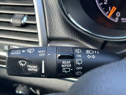 Used 2018 Jeep Grand Cherokee Limited image 24