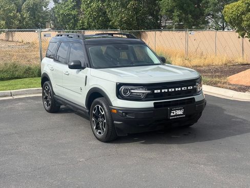 Used 2023 Ford Bronco Sport Outer Banks AWD/4WD image 2