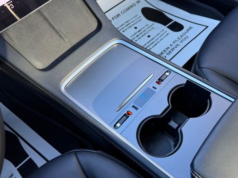 Used 2021 Tesla Model 3 Standard Range Plus image 20