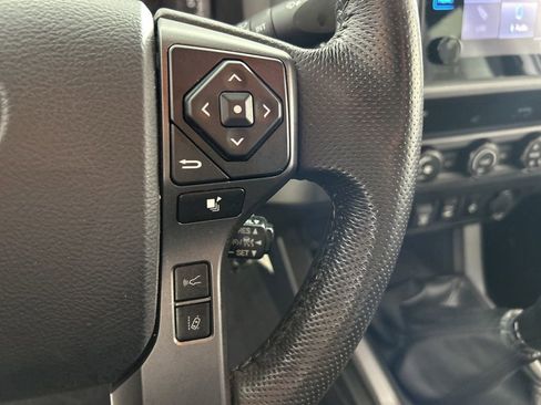 Used 2019 Toyota Tacoma TRD Sport image 17