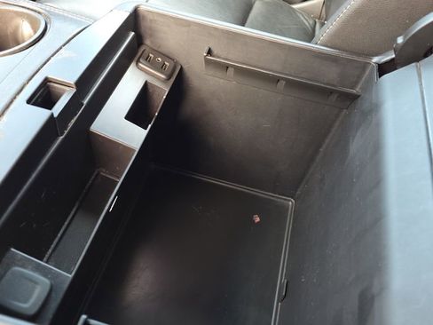 Used 2018 Chevrolet Suburban LT image 31