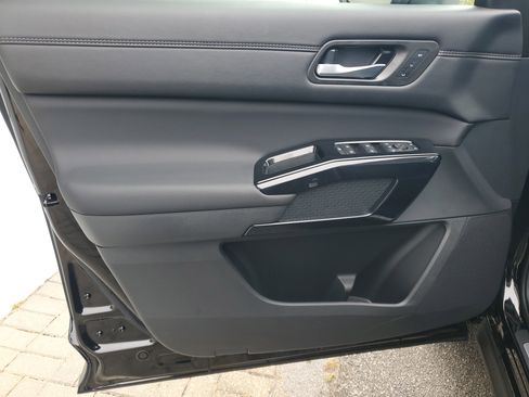 New 2026 Nissan Pathfinder Platinum image 15