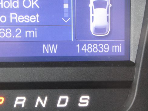 Used 2015 Ford Taurus SE image 15