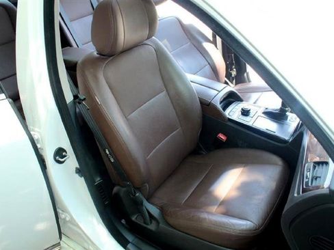 Used 2014 Hyundai Equus Signature image 12