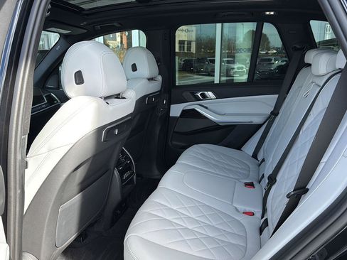 Used 2025 BMW X5 xDrive40i w/ Premium Package image 9