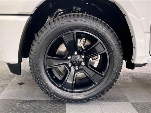 Used 2025 RAM 1500 Big Horn AWD/4WD image 8