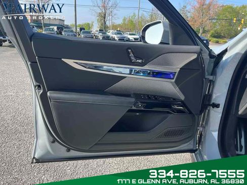Used 2024 BMW 740i xDrive AWD/4WD image 27