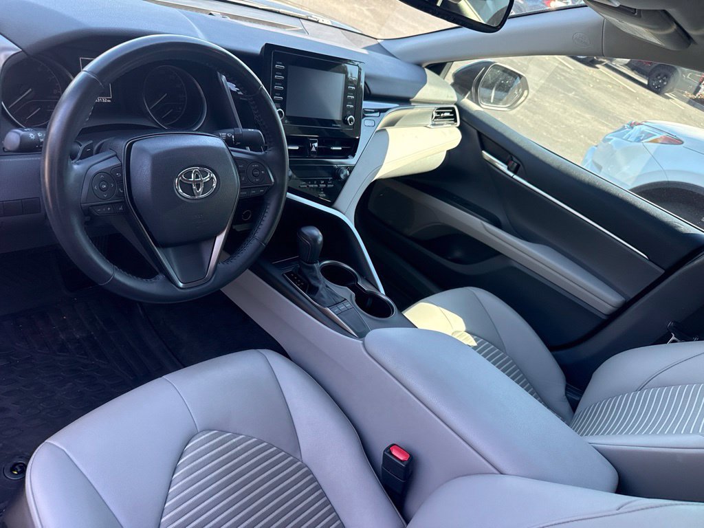 Used 2022 Toyota Camry SE w/ Convenience Package FWD image 19