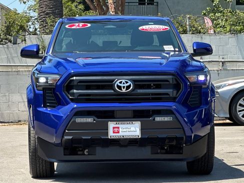 Certified 2025 Toyota Tacoma SR5 AWD/4WD image 9
