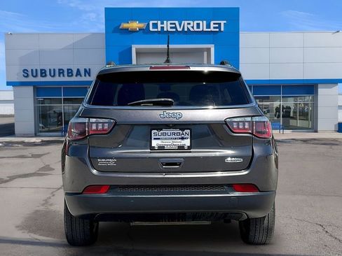Used 2018 Jeep Compass Latitude w/ Popular Equipment Group FWD image 4
