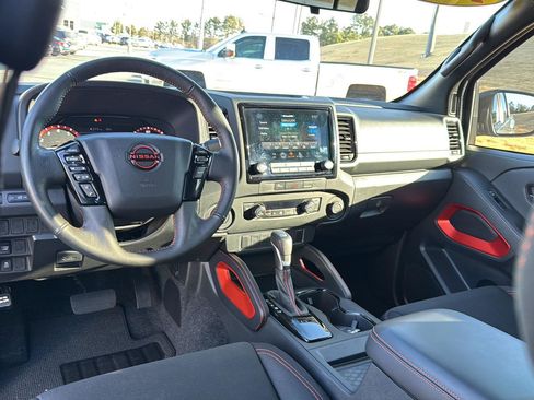 Used 2024 Nissan Frontier Pro-X image 16