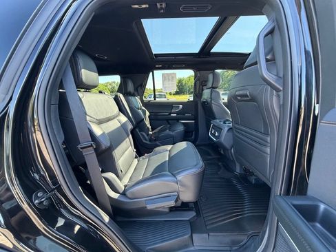 Used 2025 Ford Expedition Tremor AWD/4WD image 24