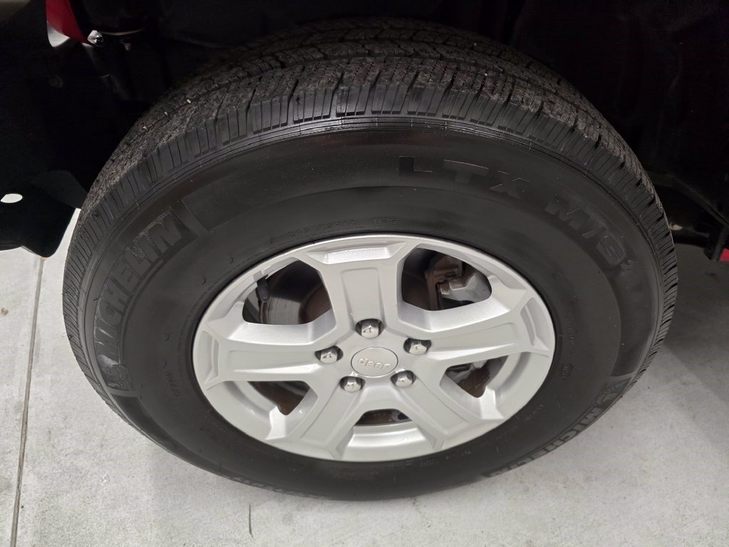Used 2021 Jeep Wrangler Unlimited Sport AWD/4WD image 9