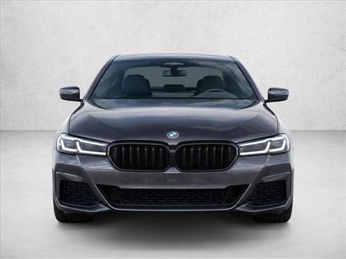 Used 2023 BMW 540i w/ Executive Package RWD image 2