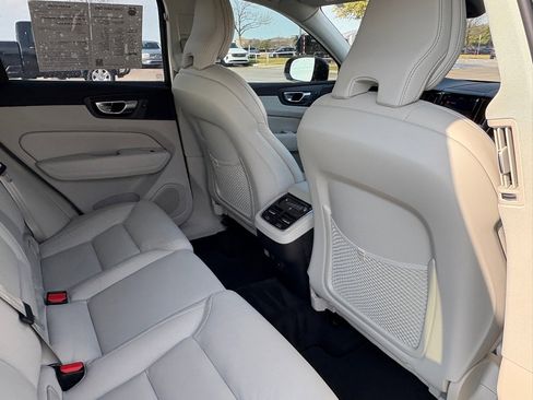 Certified 2023 Volvo XC60 B5 Ultimate w/ Climate Package image 30