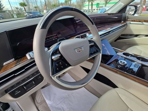 Used 2025 Cadillac Escalade Sport Platinum image 12