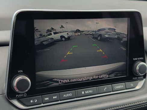 Used 2024 Nissan Rogue SV FWD image 22