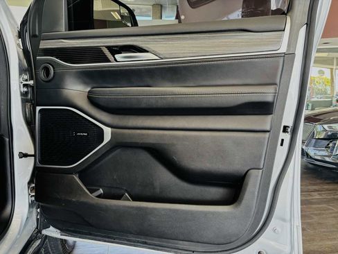 Used 2024 Jeep Wagoneer Series III AWD/4WD image 40