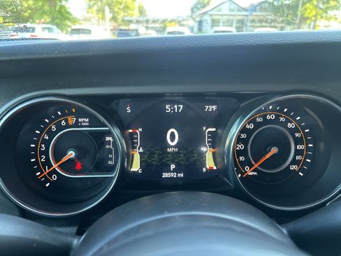 Used 2022 Jeep Gladiator Sport AWD/4WD image 10