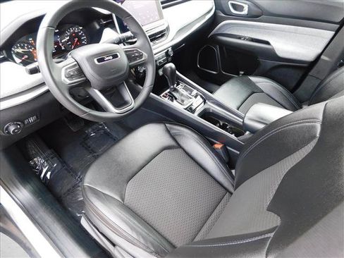 Used 2024 Jeep Compass Latitude AWD/4WD image 16
