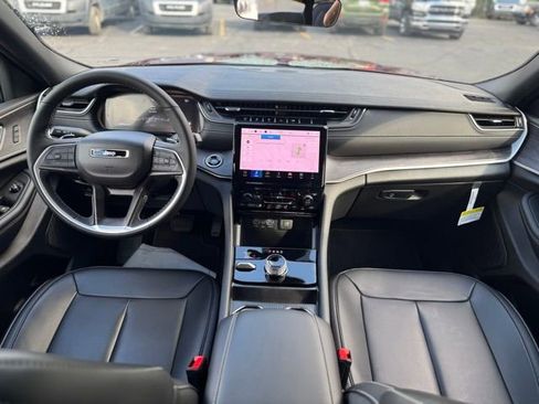 New 2025 Jeep Grand Cherokee Limited w/ Black Appearance Package image 22