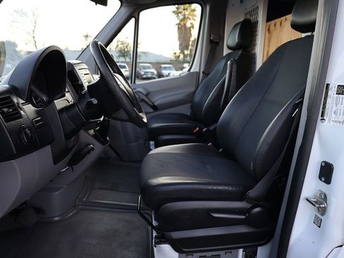 Used 2016 Mercedes-Benz Sprinter 2500 image 11