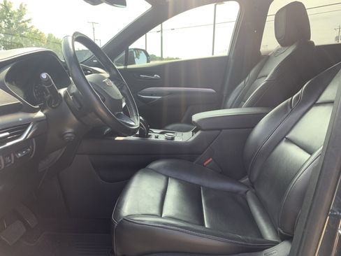 Used 2019 Cadillac XT4 Premium Luxury w/ Technology Package FWD image 16