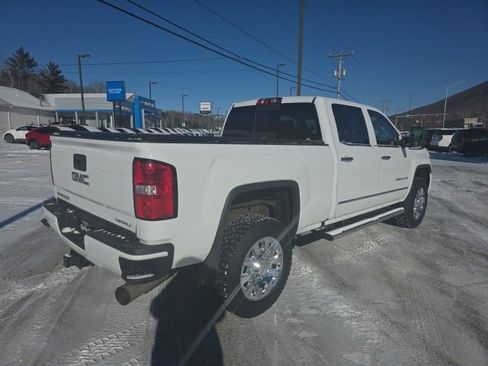 Used 2019 GMC Sierra 2500 Denali w/ Duramax Plus Package image 26