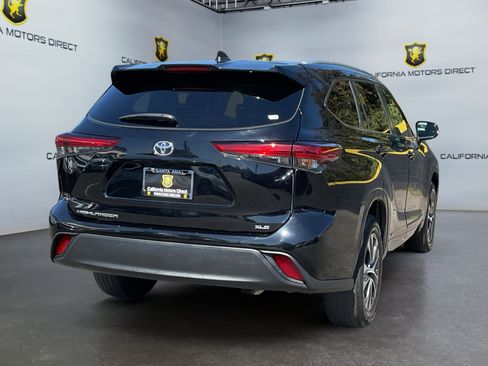 Used 2023 Toyota Highlander XLE FWD image 5