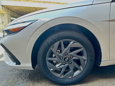 New 2026 Hyundai Elantra Blue image 10