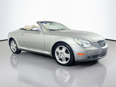 Used 2004 Lexus SC 430 Convertible RWD image 3