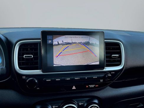 Certified 2023 Hyundai Venue SEL FWD image 15