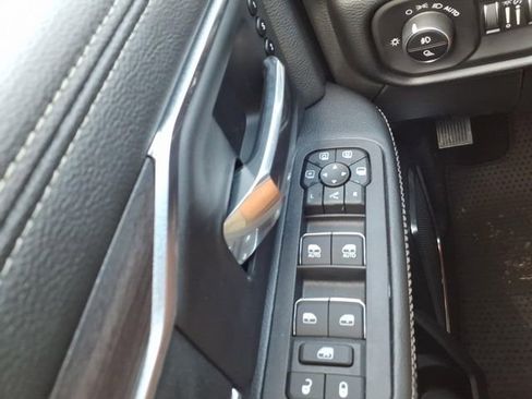 New 2026 RAM 2500 Laramie AWD/4WD image 23
