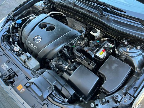 Used 2018 MAZDA MAZDA3 Sport image 39