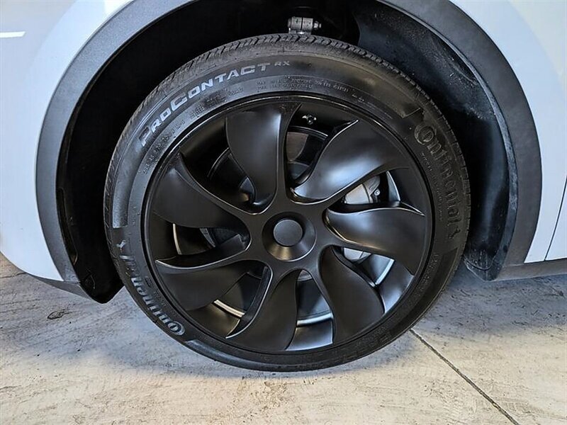 Used 2023 Tesla Model Y Long Range AWD/4WD image 15