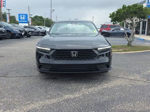 Used 2025 Honda Accord SE image 9