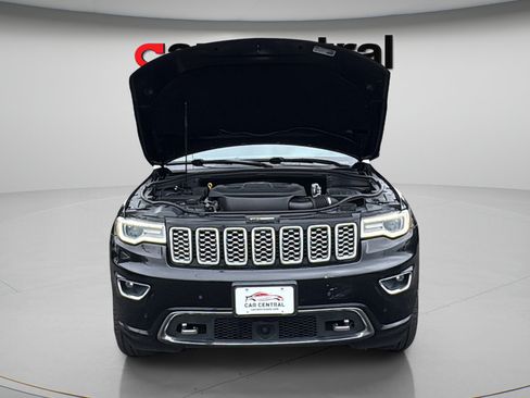 Used 2017 Jeep Grand Cherokee Overland w/ Jeep Active Safety Group AWD/4WD image 9