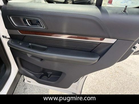 Used 2019 Ford Explorer Platinum AWD/4WD image 16